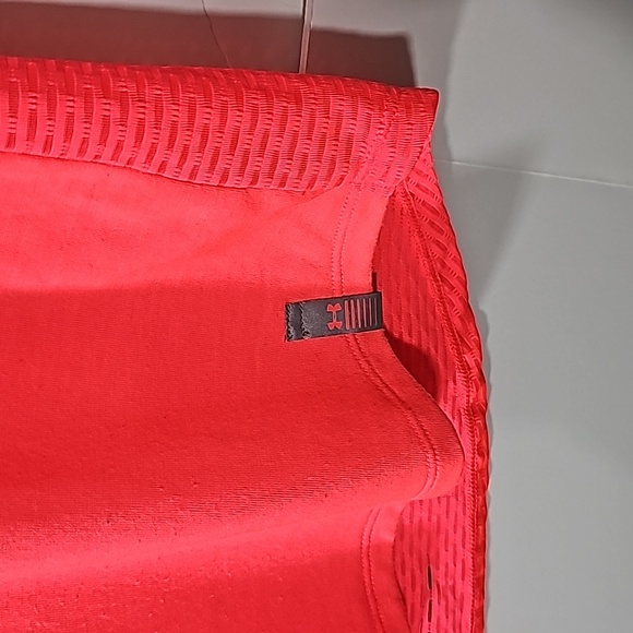 Women’s UA Fly-By Short Sleeve Neon Pink - Picture 6 of 11